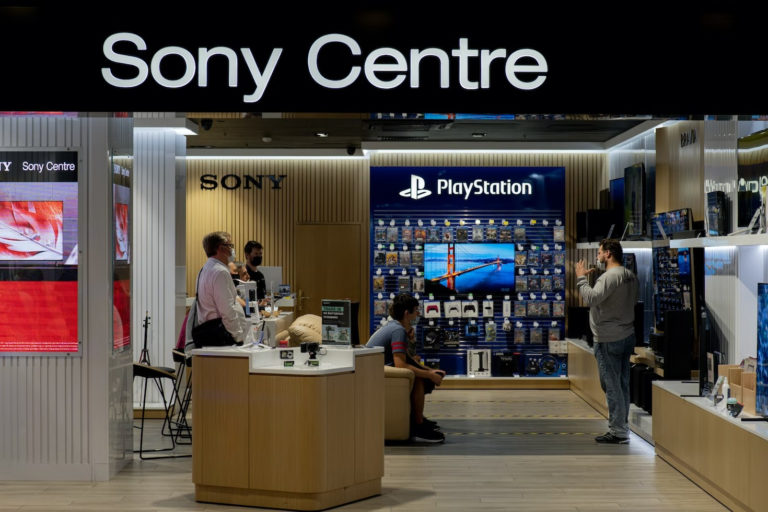 Sony остановила продажи фототехники в России