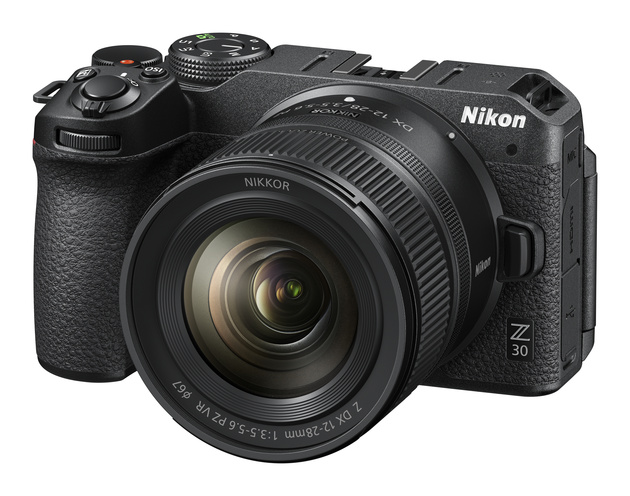 Nikon Z DX 12-28mm F3.5-5.6 PZ VR: кропнутый широкоугольник для видеоблогеров