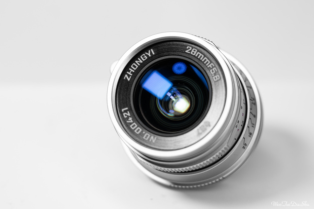 Mitakon Creator 28mm f/5.6: реплика Leica Summaron M
