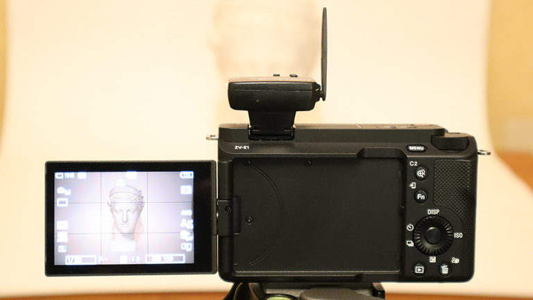 Sony ZV-E1 – камера для блогеров с электронным затвором