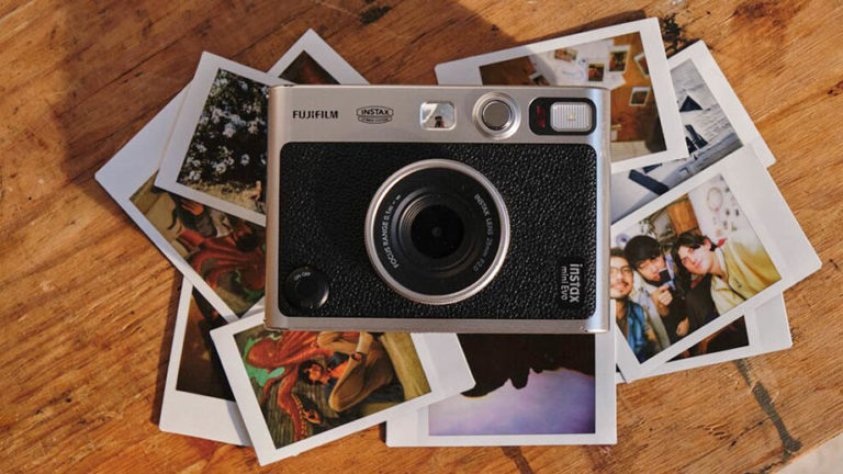 Instax составляет больше половины выручки подразделения Fujifilm в сфере обработки изображений