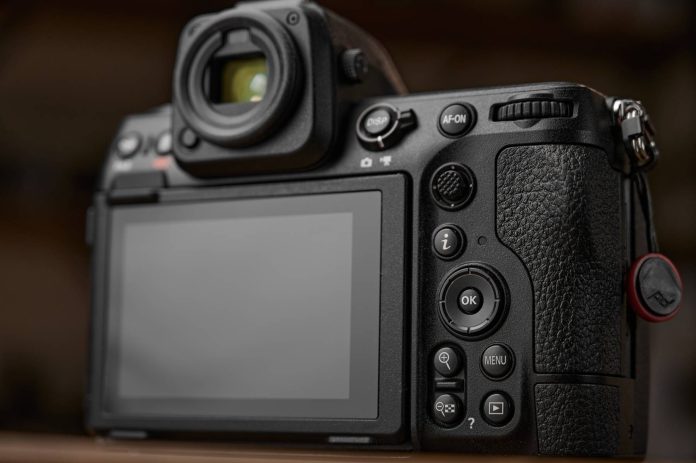 Nikon Z8 получил обновление прошивки до версии 2.0