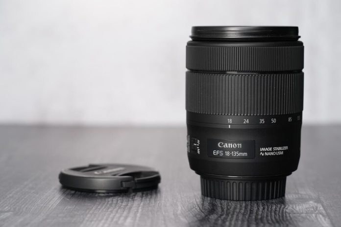 Завершен выпуск объектива Canon EF-S 18-135mm F/3.5-5.6 IS USM