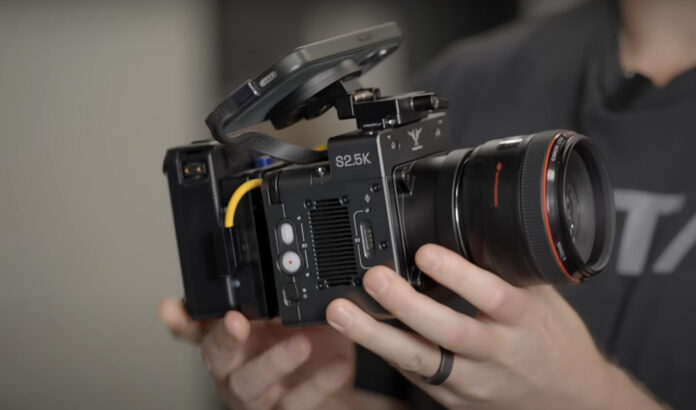 Представлена кинокамера Freefly Ember S2.5K. Невероятная скорость 2900 к/с